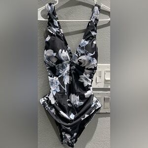You Di An one piece swimsuit bikini new with tags size medium